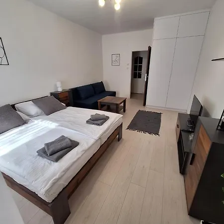 شقة Apartmanone *